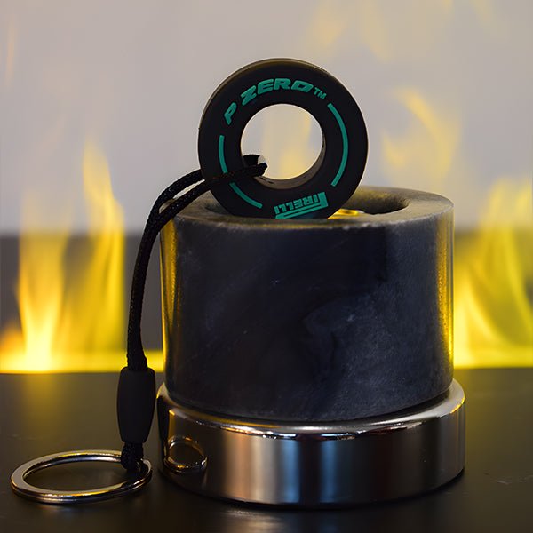 Motorsport Schlüsselanhänger – F1 Rennreifen Edition - TrackARTelier